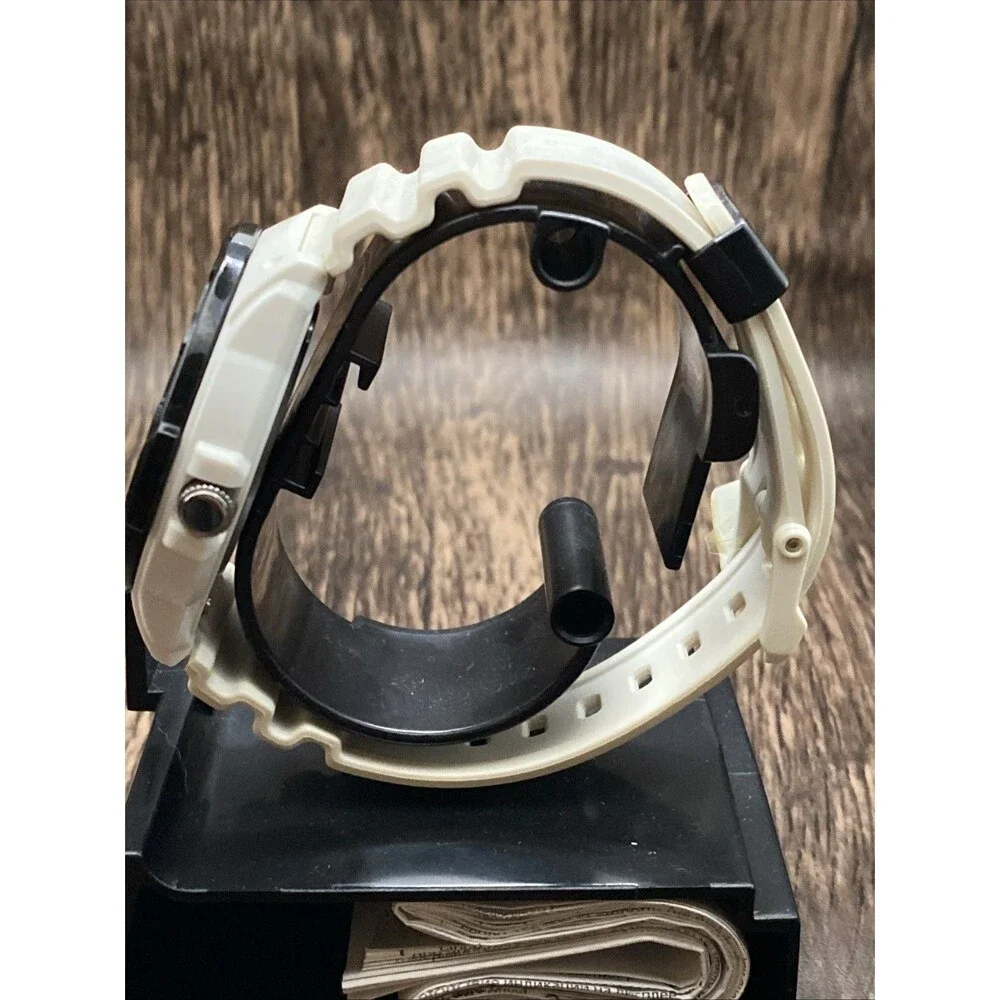 CASIO Men's Watch Black And White  MRW-200HC-7B Hydro Mod - Picture 4 of 7